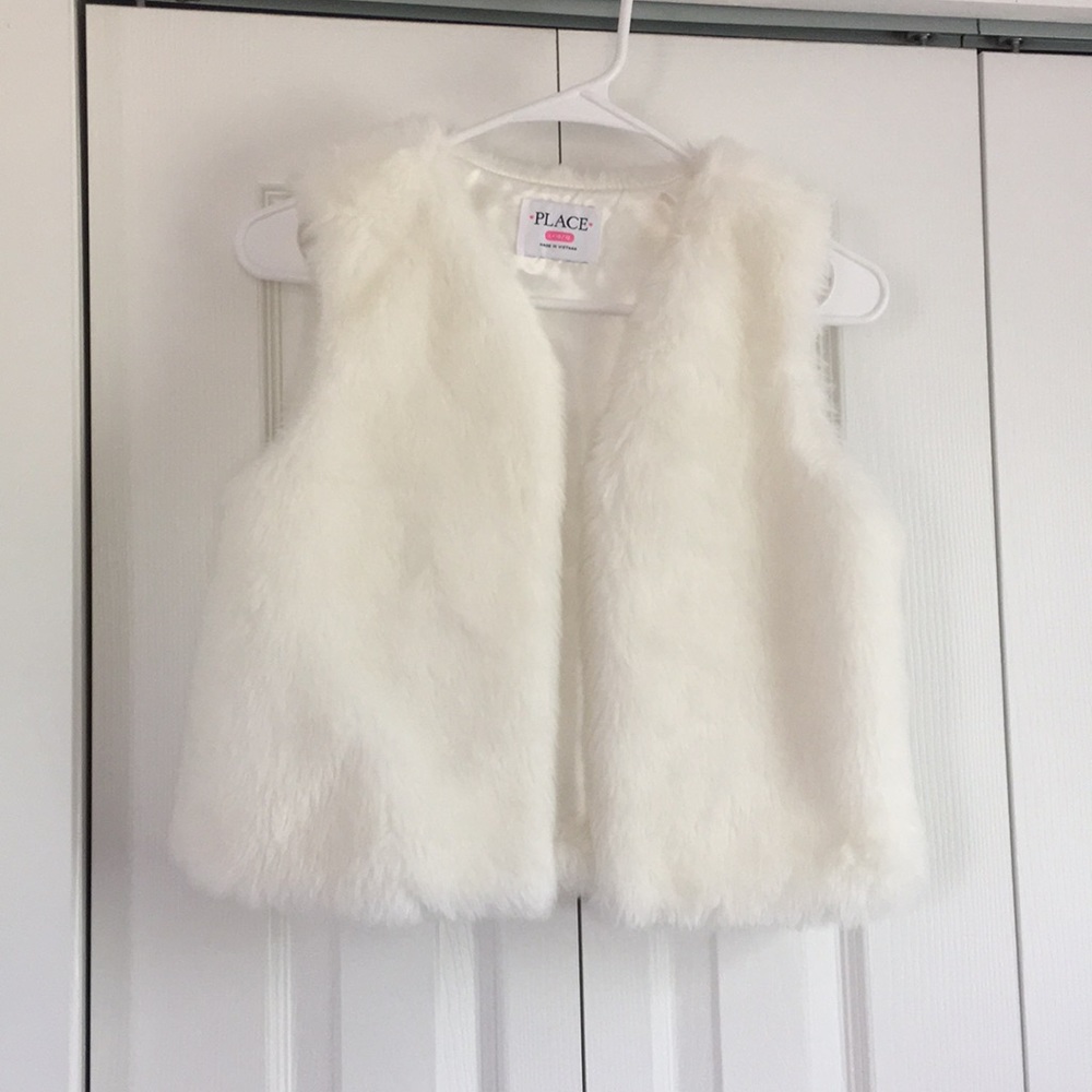 Girls faux fur off white vest